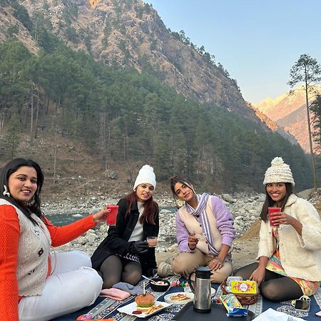 The Royal Orchard Kasol Hotel Luaran gambar
