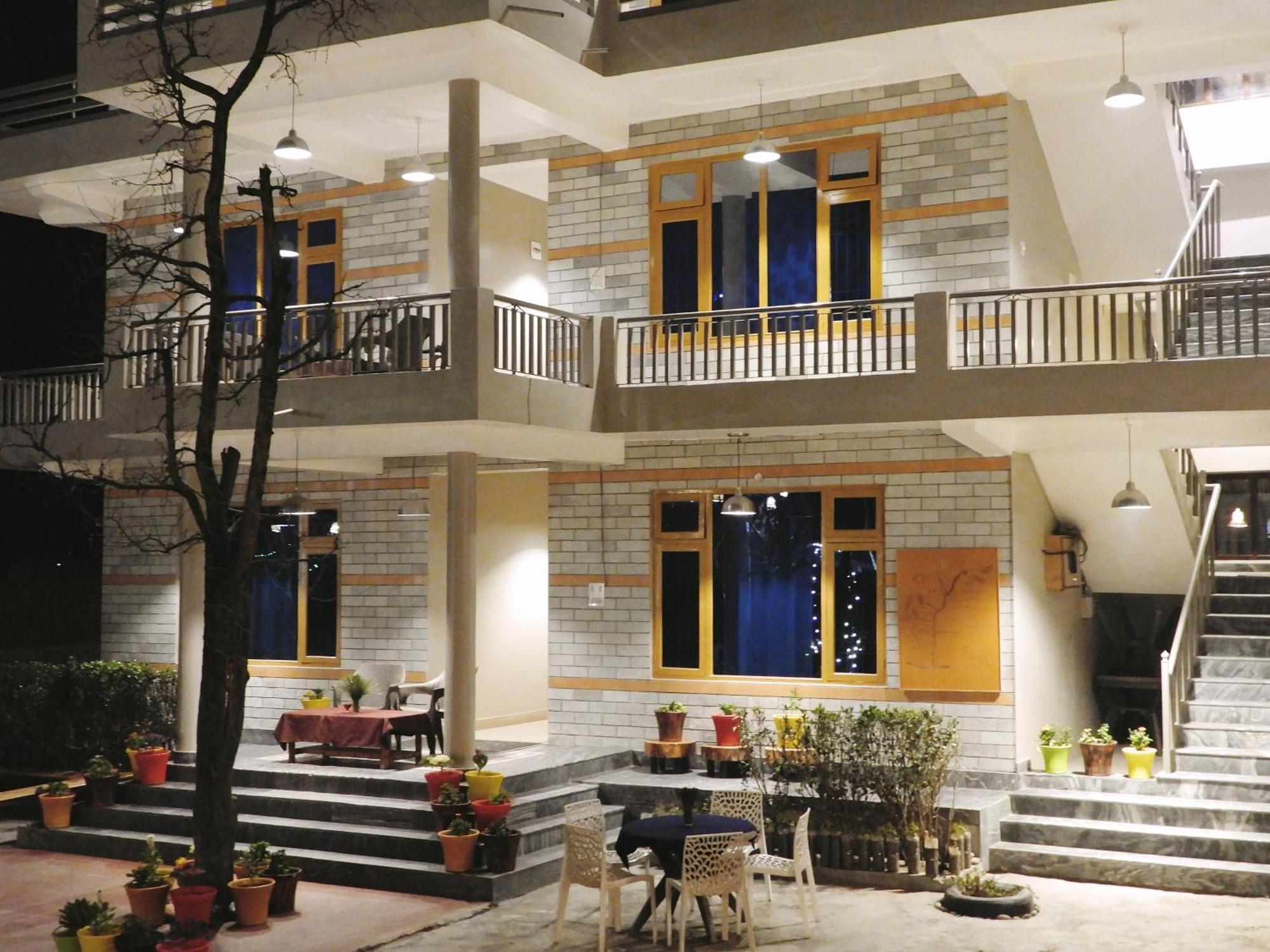 The Royal Orchard Kasol Hotel Luaran gambar