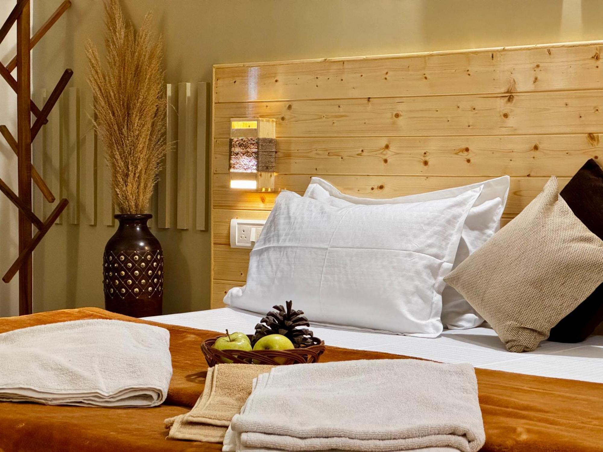 The Royal Orchard Kasol Hotel Luaran gambar
