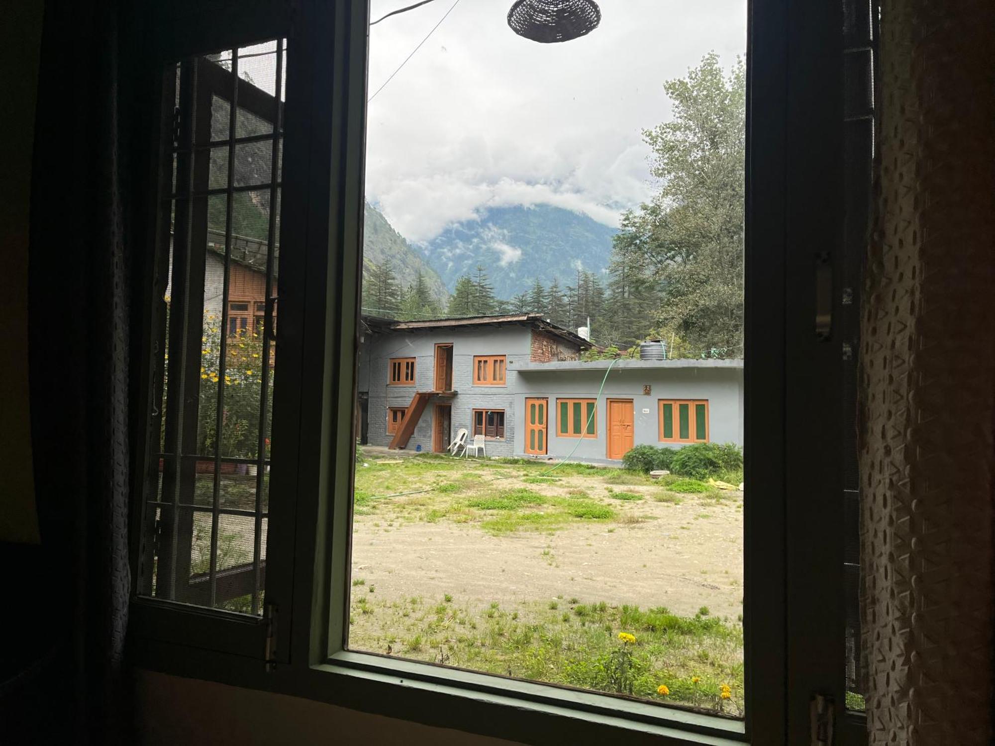 The Royal Orchard Kasol Hotel Luaran gambar