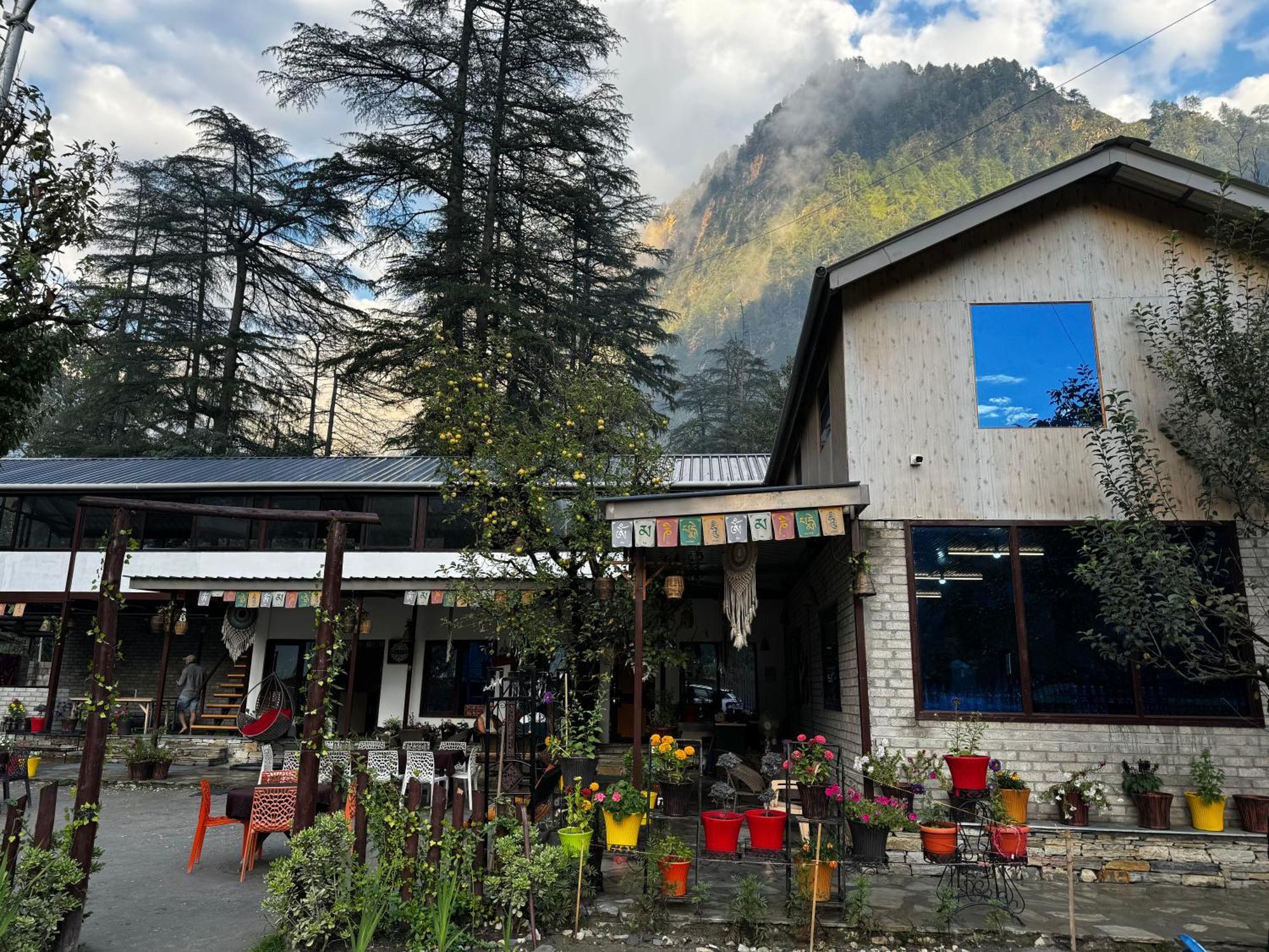 The Royal Orchard Kasol Hotel Luaran gambar
