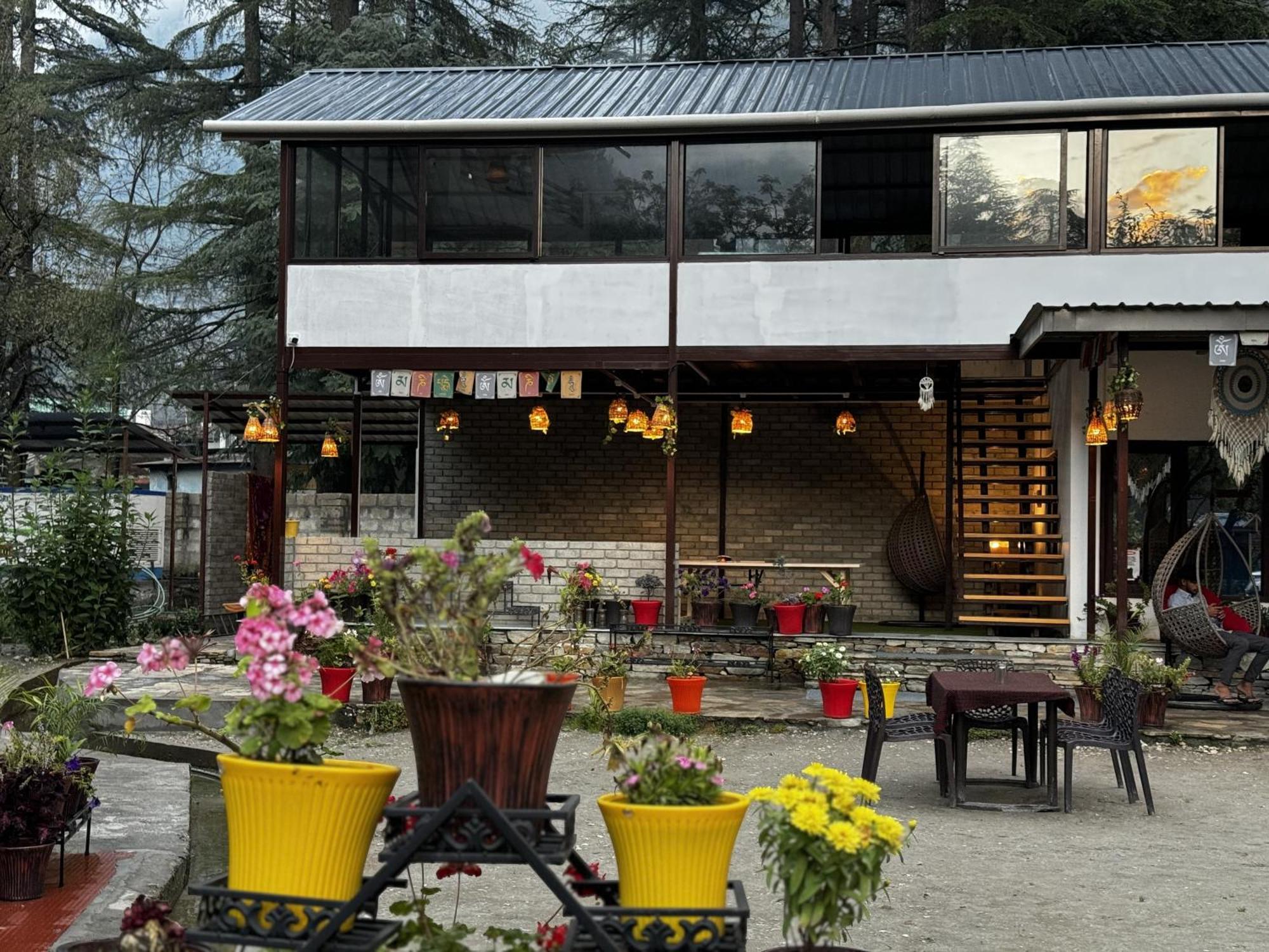 The Royal Orchard Kasol Hotel Luaran gambar